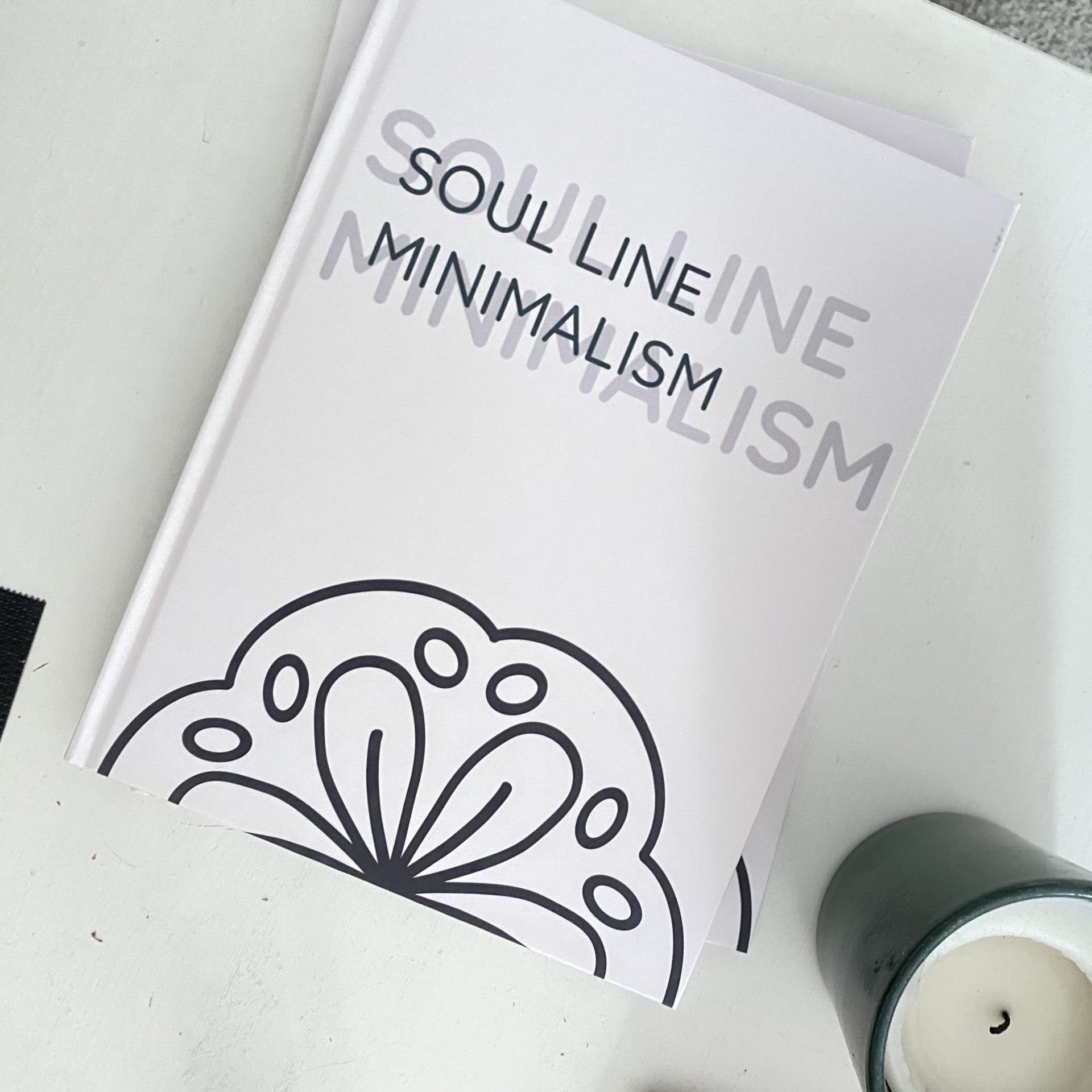 Soul Line Minimalism - ein Malbuch im Coffee Table Book Design
